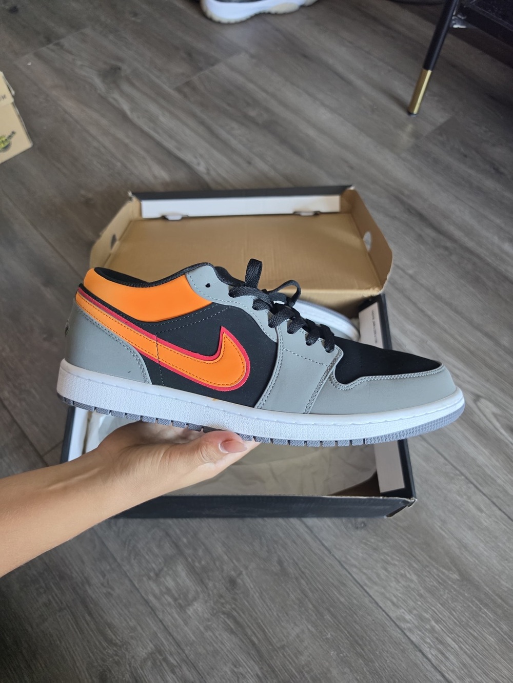 Air Jordan 1 Low SE "Vivid Orange
